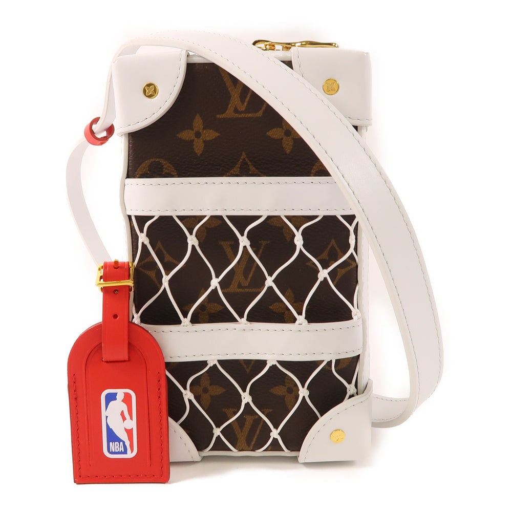 LV x NBA Soft Trunk: Louis Vuitton LV x NBA Soft Trunk shoulder bag in brown and white Monogram.