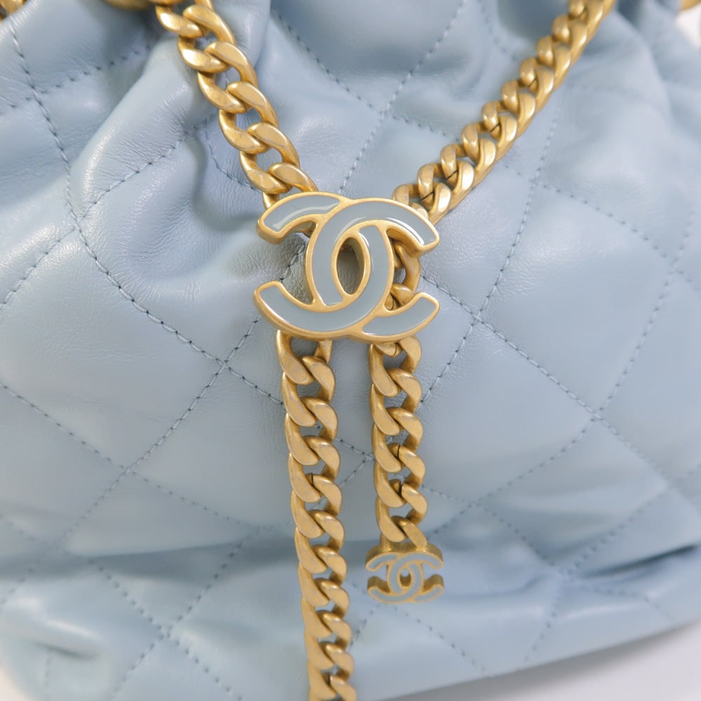Prada Nylon Backpack Pink: Pink nylon backpack. 24 x 23 x 12 cm.