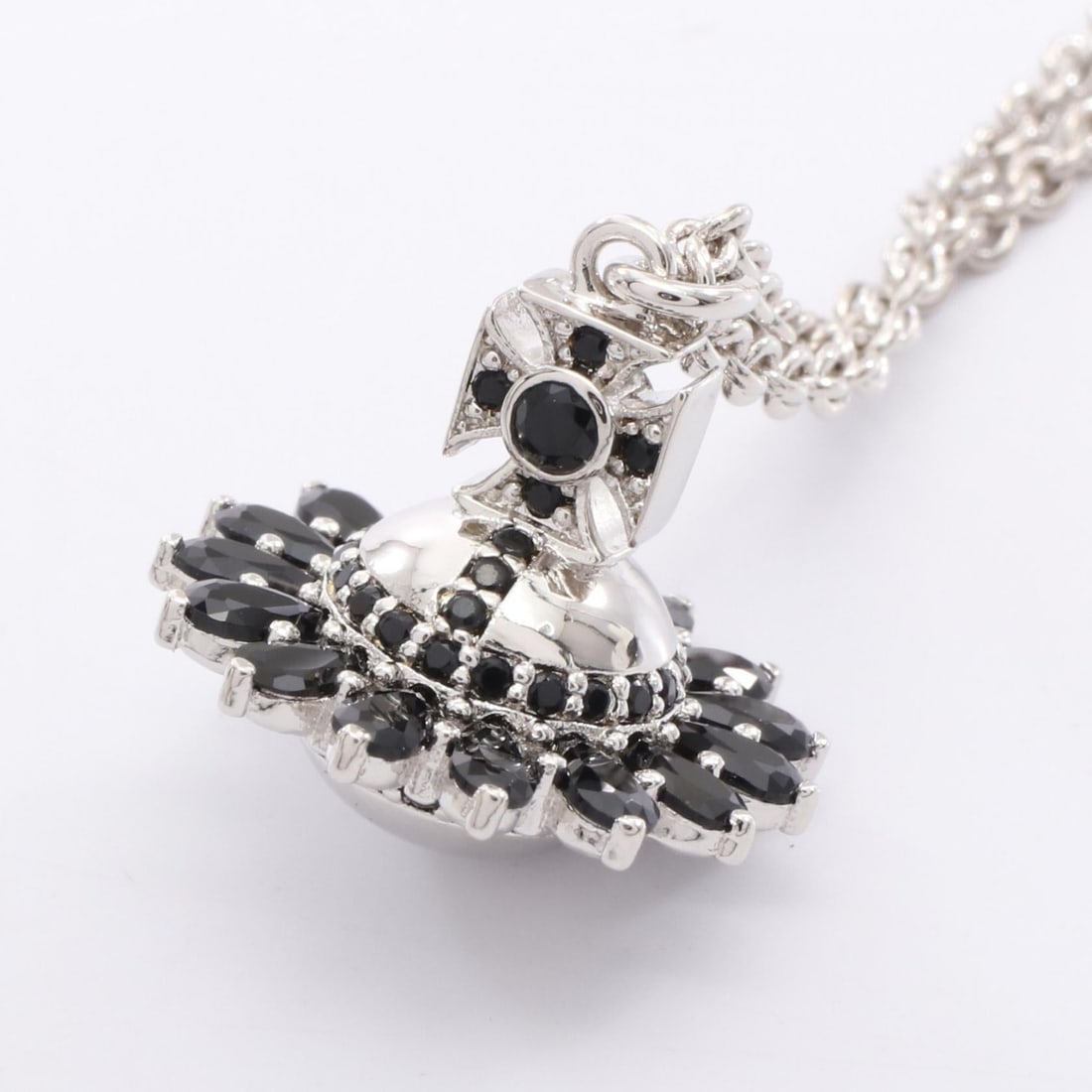 Vivienne Jordana Silver Black: JORDANA necklace in silver tone with black rhinestone detail.