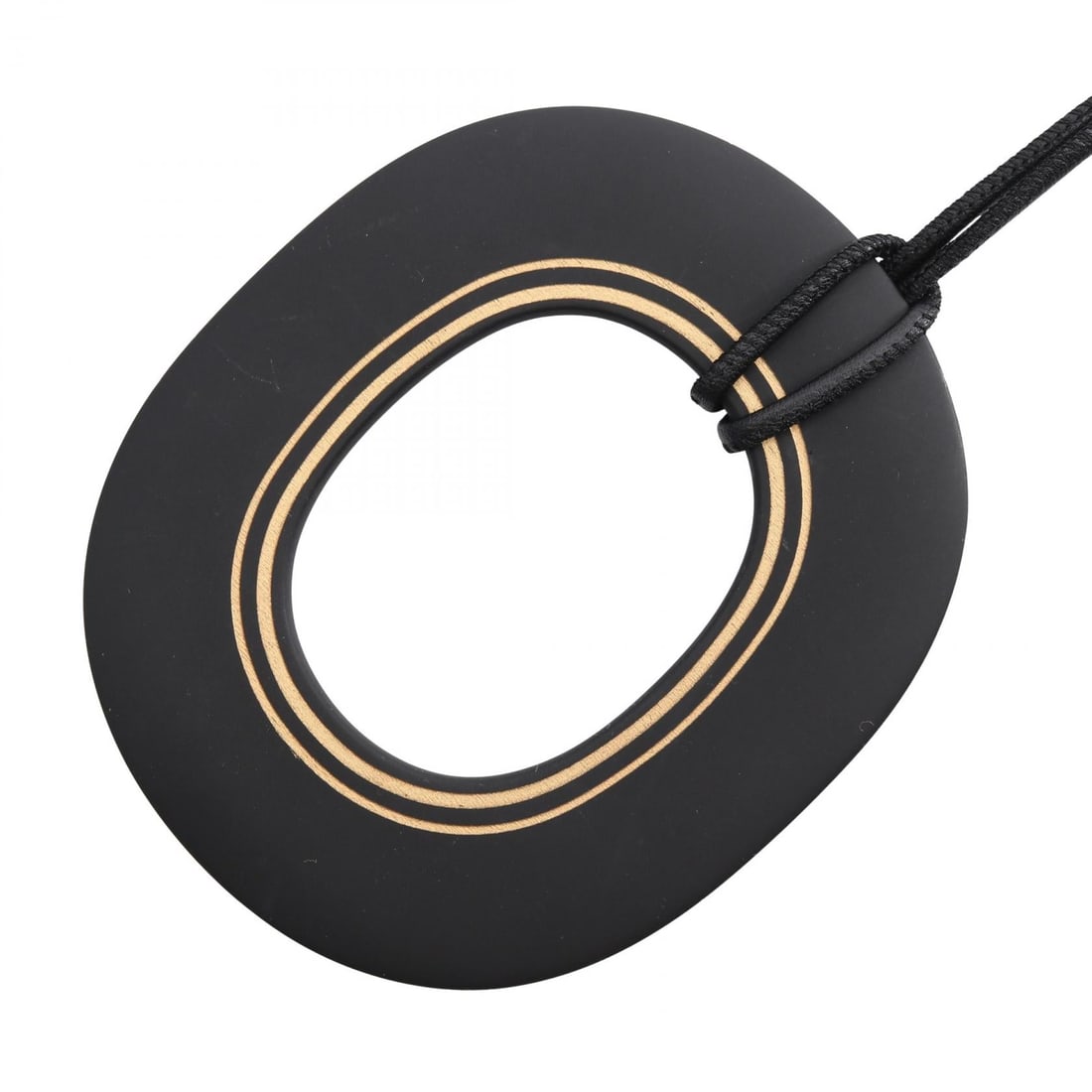 Hermes Color Present Necklace Black: Color Present necklace in black wood.