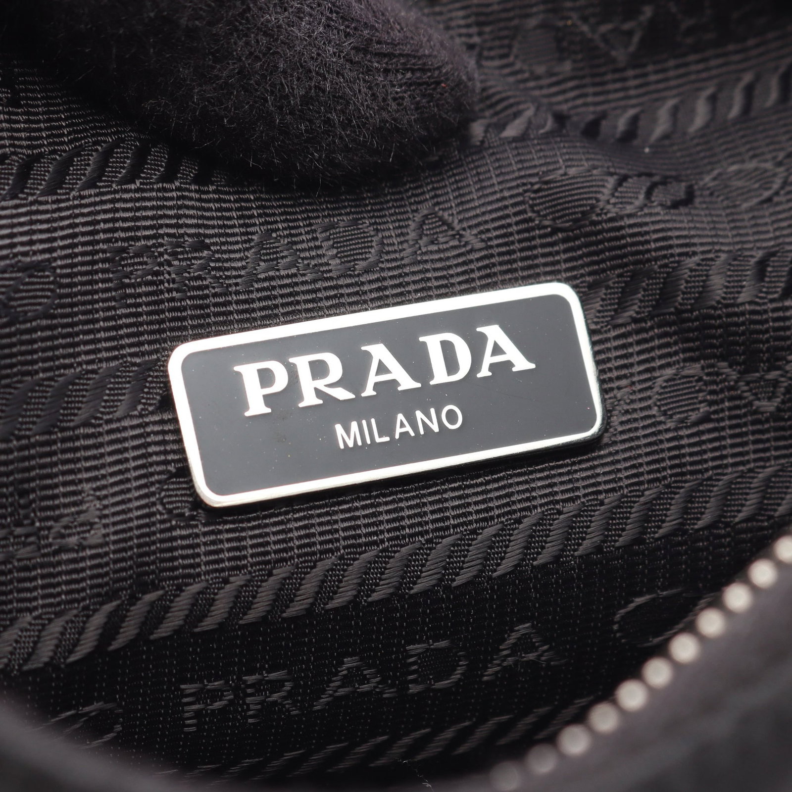 Prada Re-Edition 2005 Black - 4