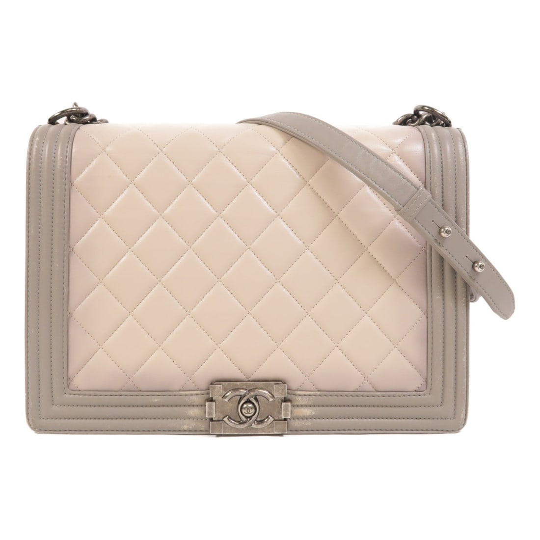 Chanel Boy 30 Chain Bag: Gray beige lambskin chain shoulder bag.