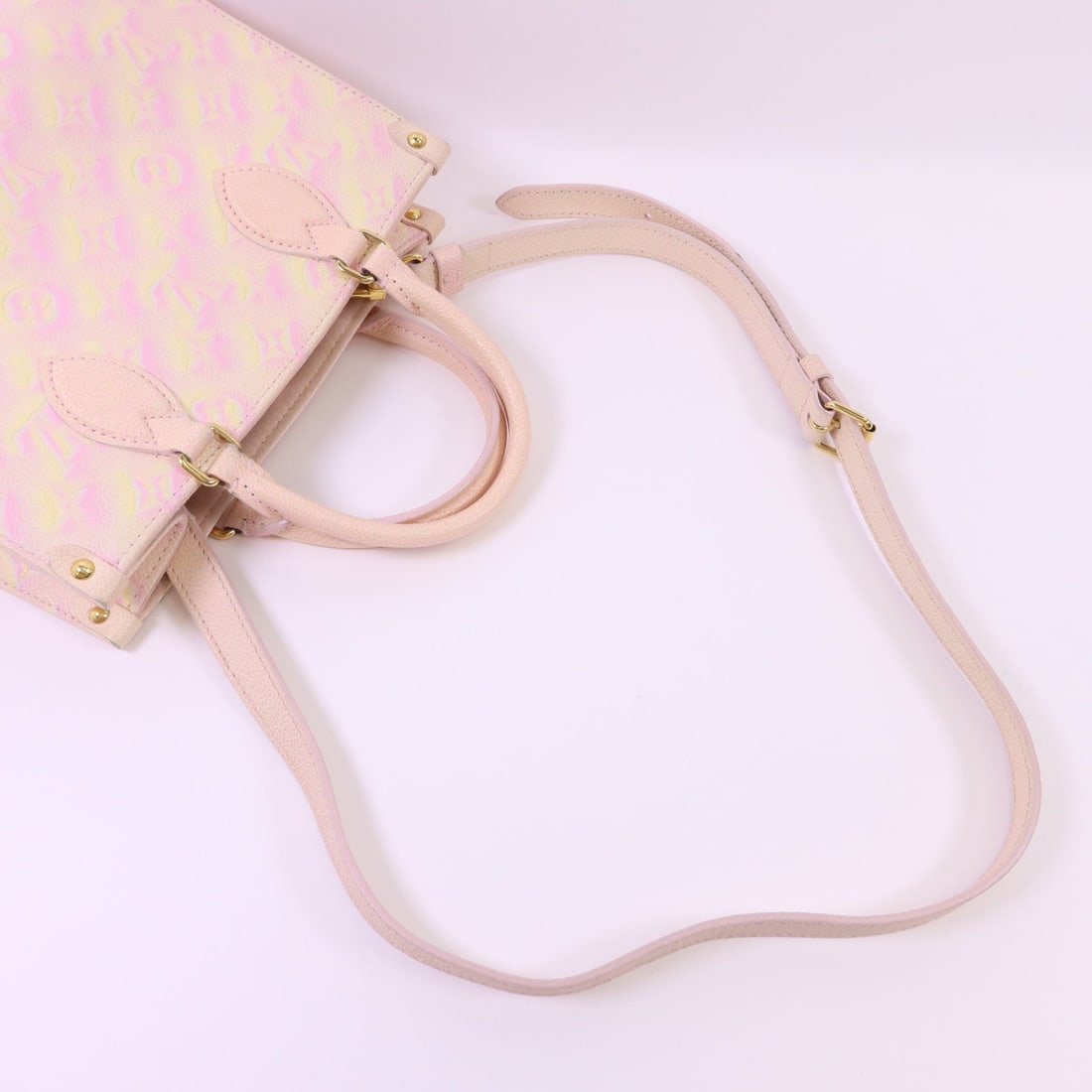 Louis Vuitton OnTheGo PM - 5