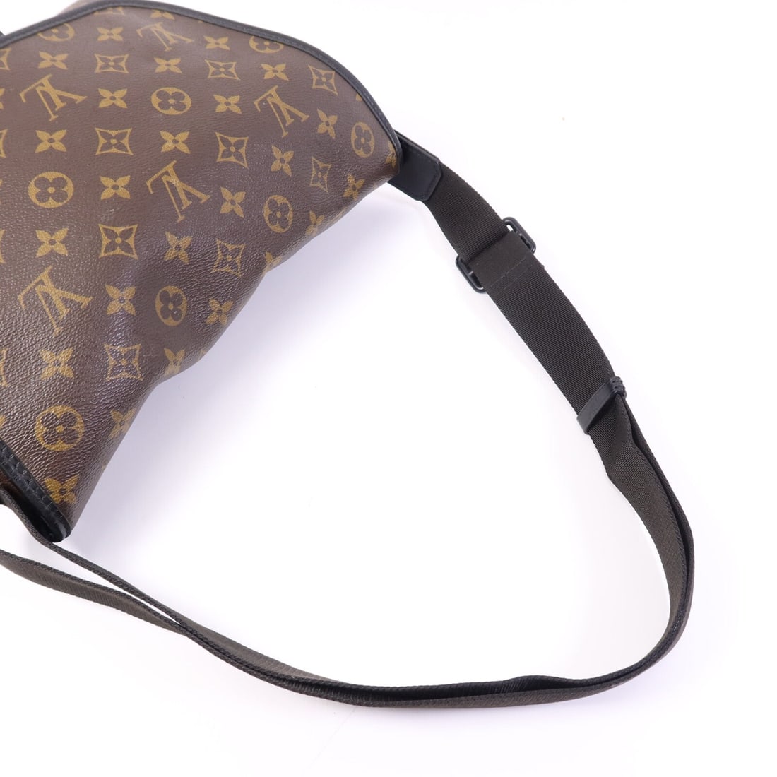 Louis Vuitton Magnetic Messenger - 9