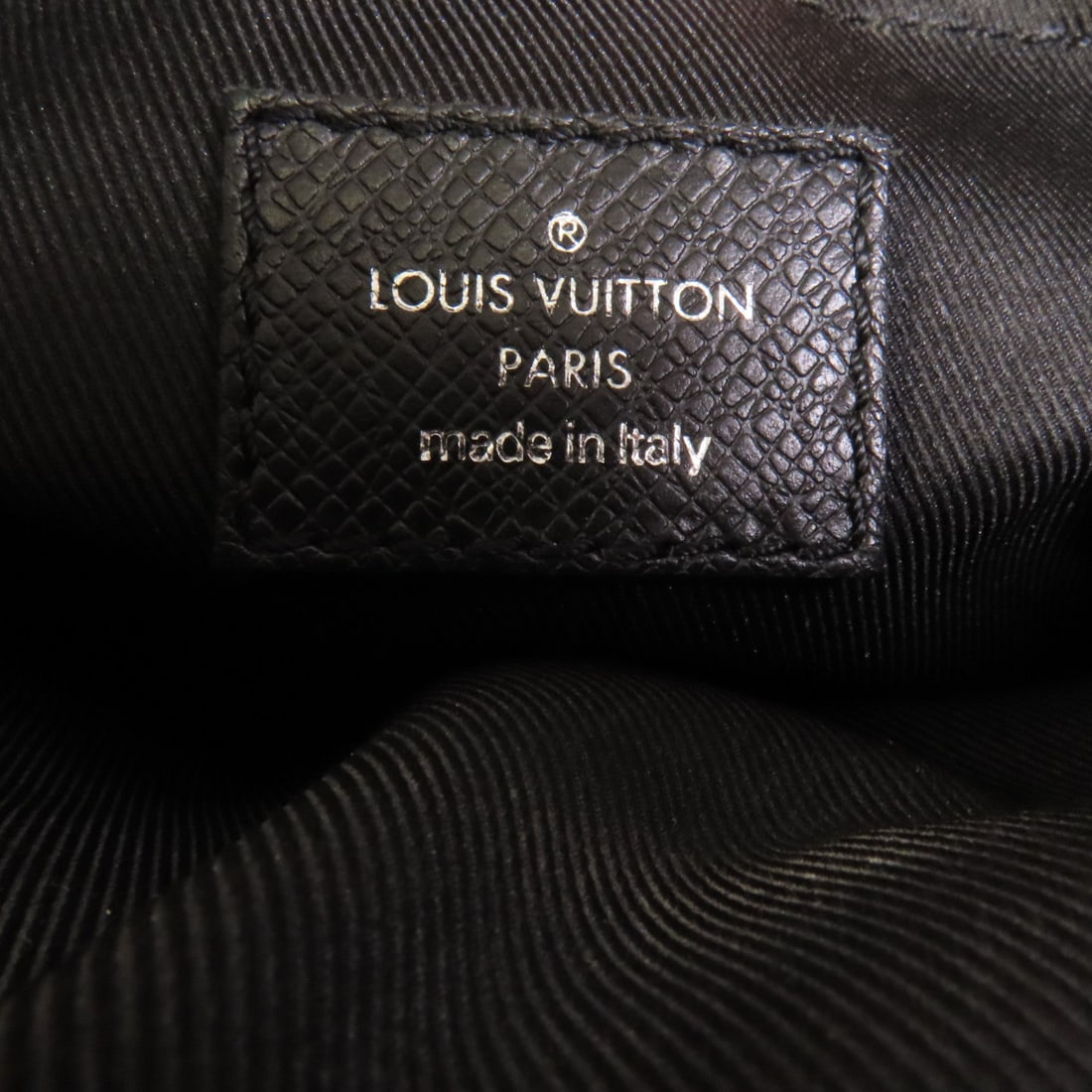 Louis Vuitton Outdoor Messenger - 10