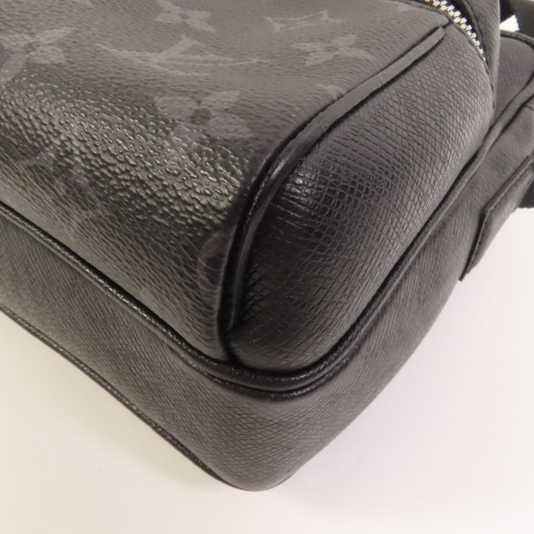 Louis Vuitton Outdoor Messenger - 11