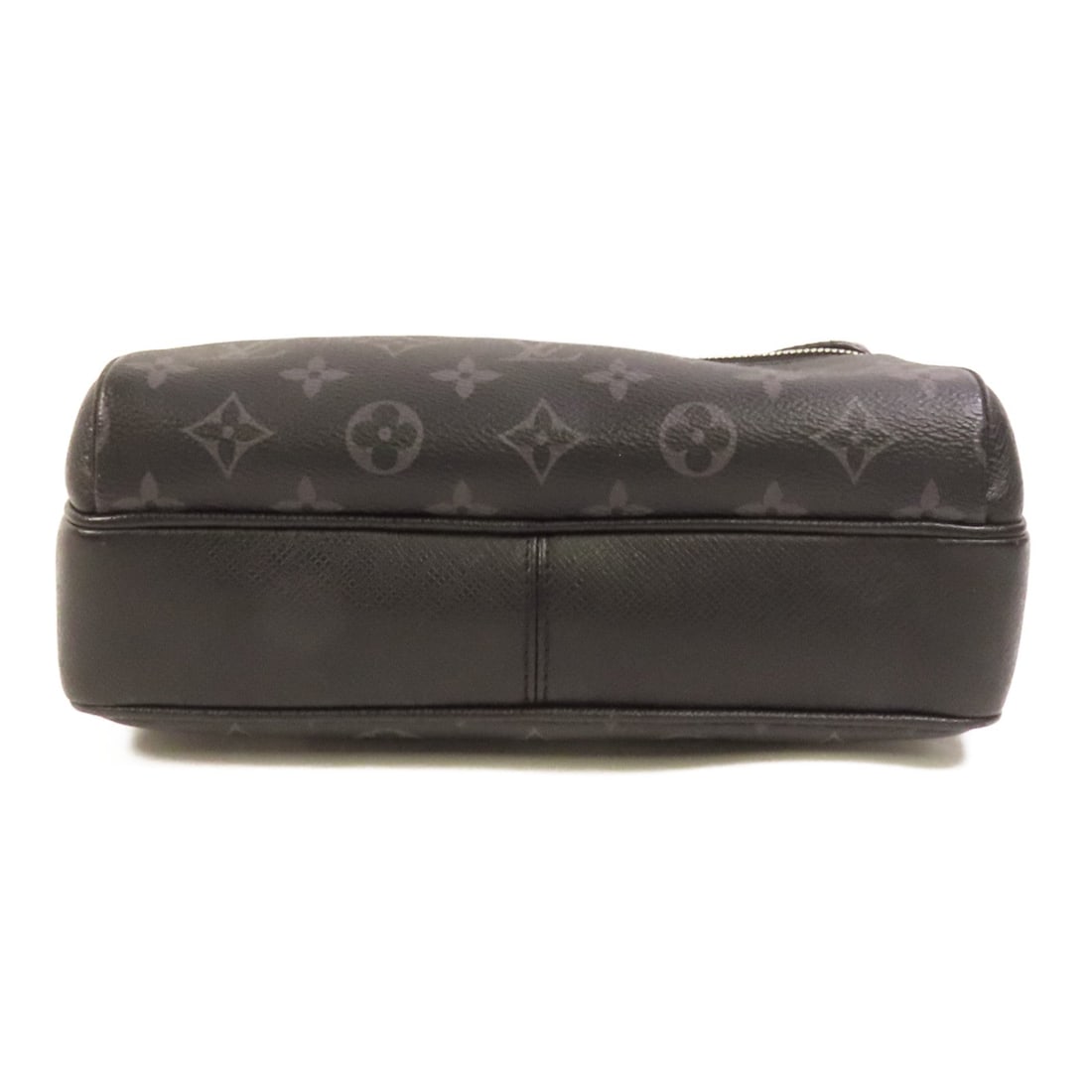 Louis Vuitton Outdoor Messenger - 4