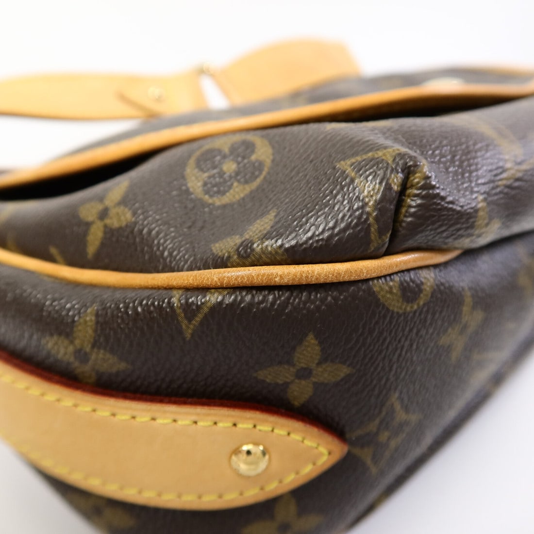 Louis Vuitton Tulum PM Monogram - 9