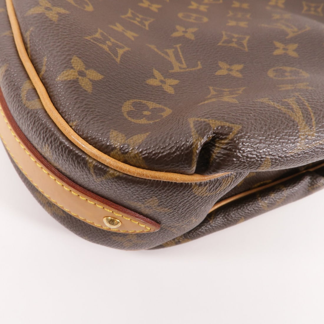 Louis Vuitton Tulum GM Monogram - 15