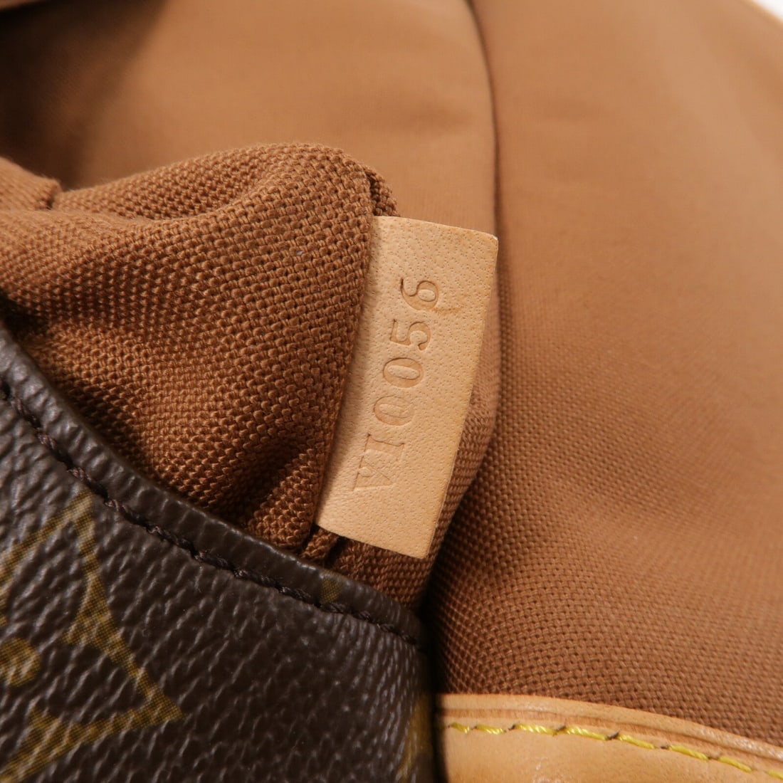 Louis Vuitton Tulum GM Monogram - 8
