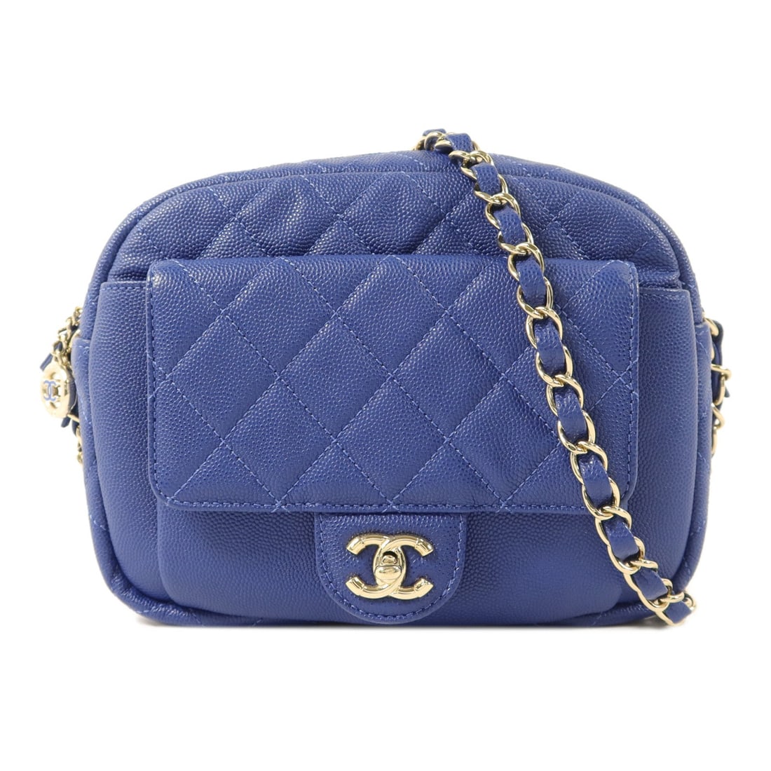 Chanel Chain Shoulder Bag Blue: Blue calfskin chain shoulder bag with gold-tone hardware.