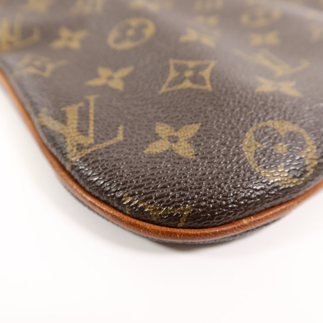 Louis Vuitton Pochette Bosphore - 9