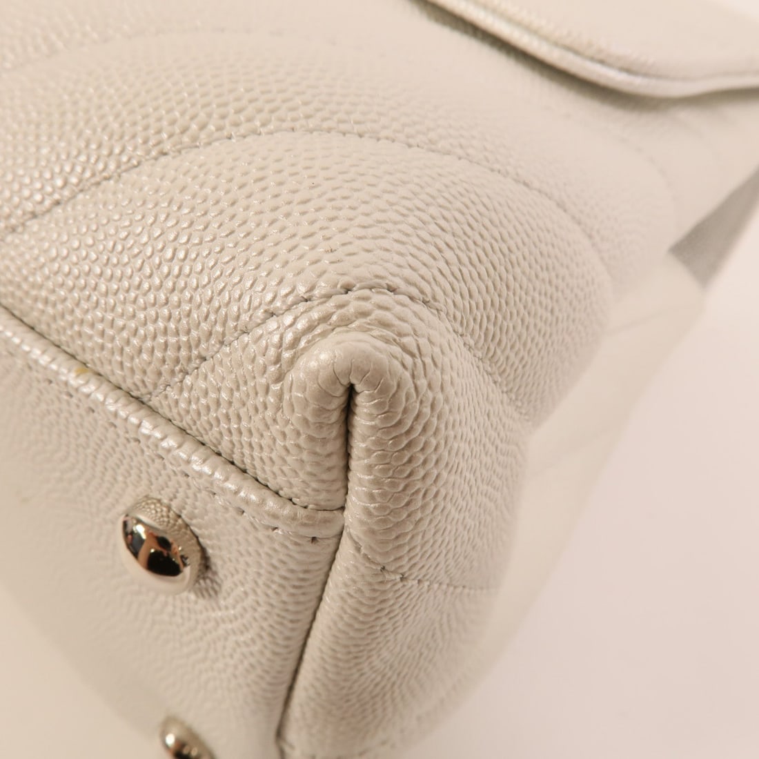 Chanel Coco Handle Medium White - 13