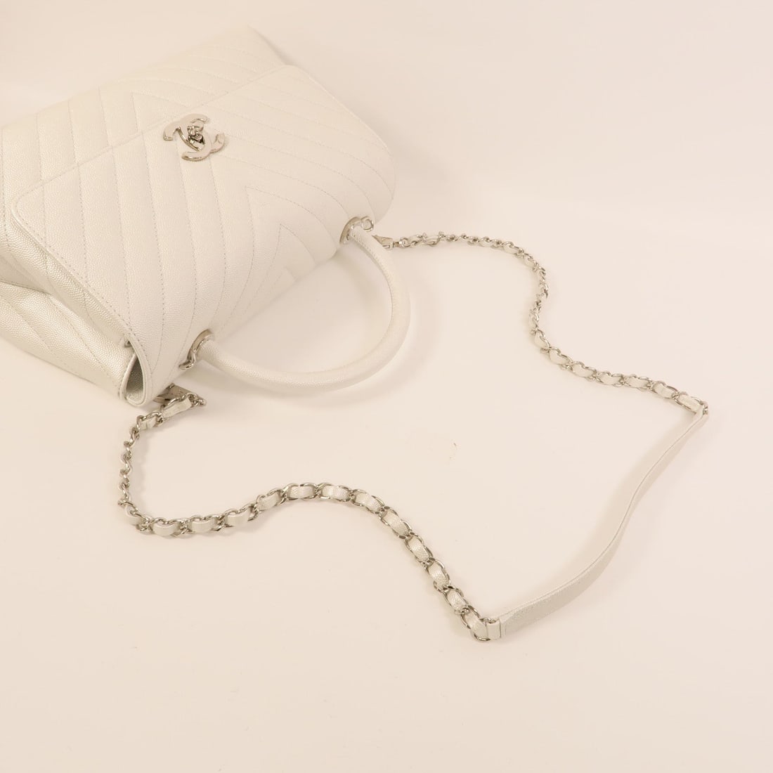 Chanel Coco Handle Medium White - 6