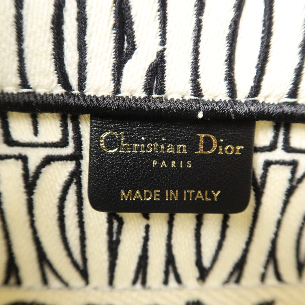 Dior Book Tote Medium - 6