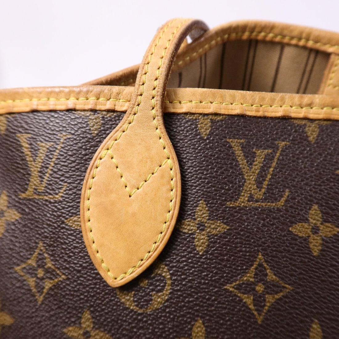 Louis Vuitton Neverfull MM Brown - 16