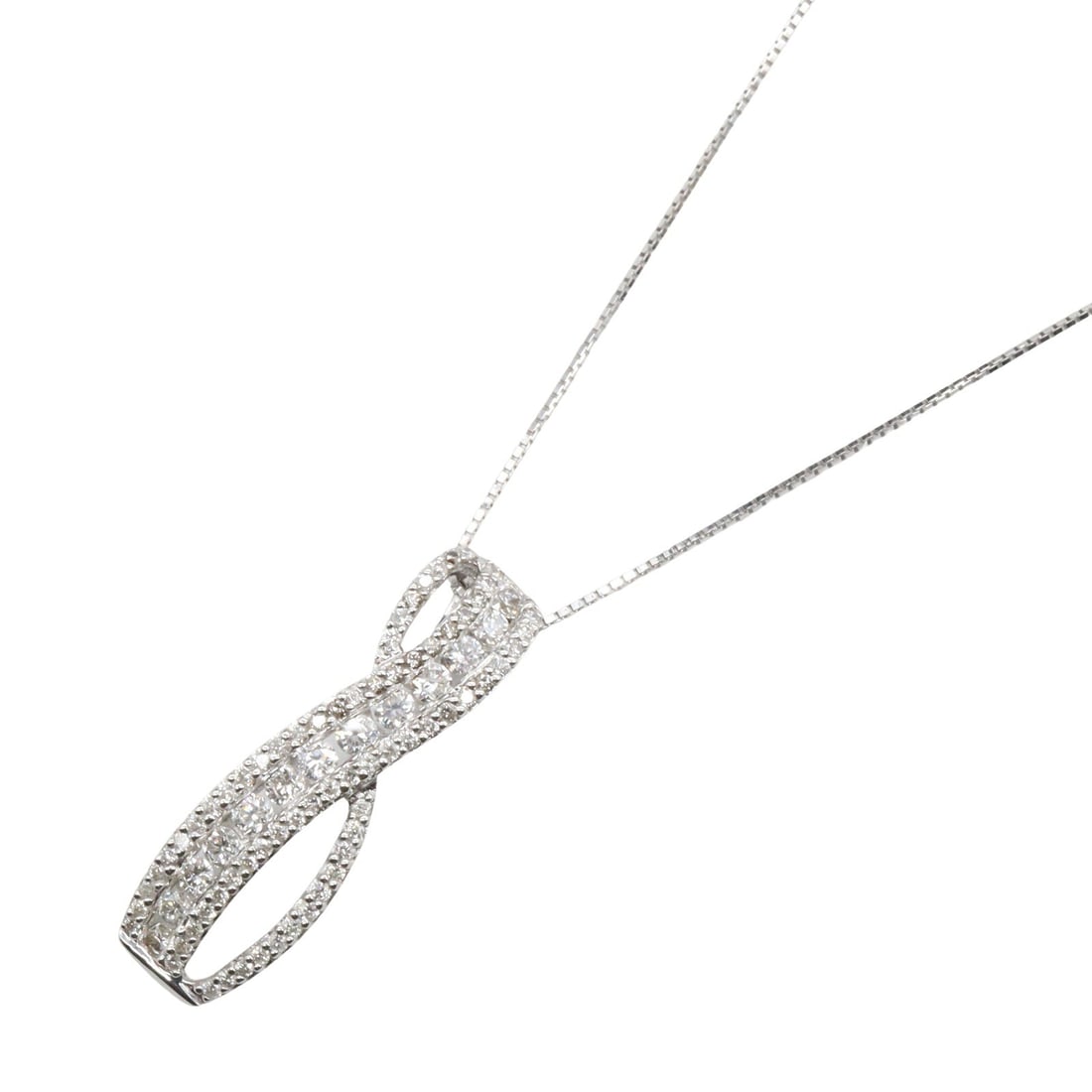 Diamond Necklace White Gold: Diamond necklace in K18 white gold.