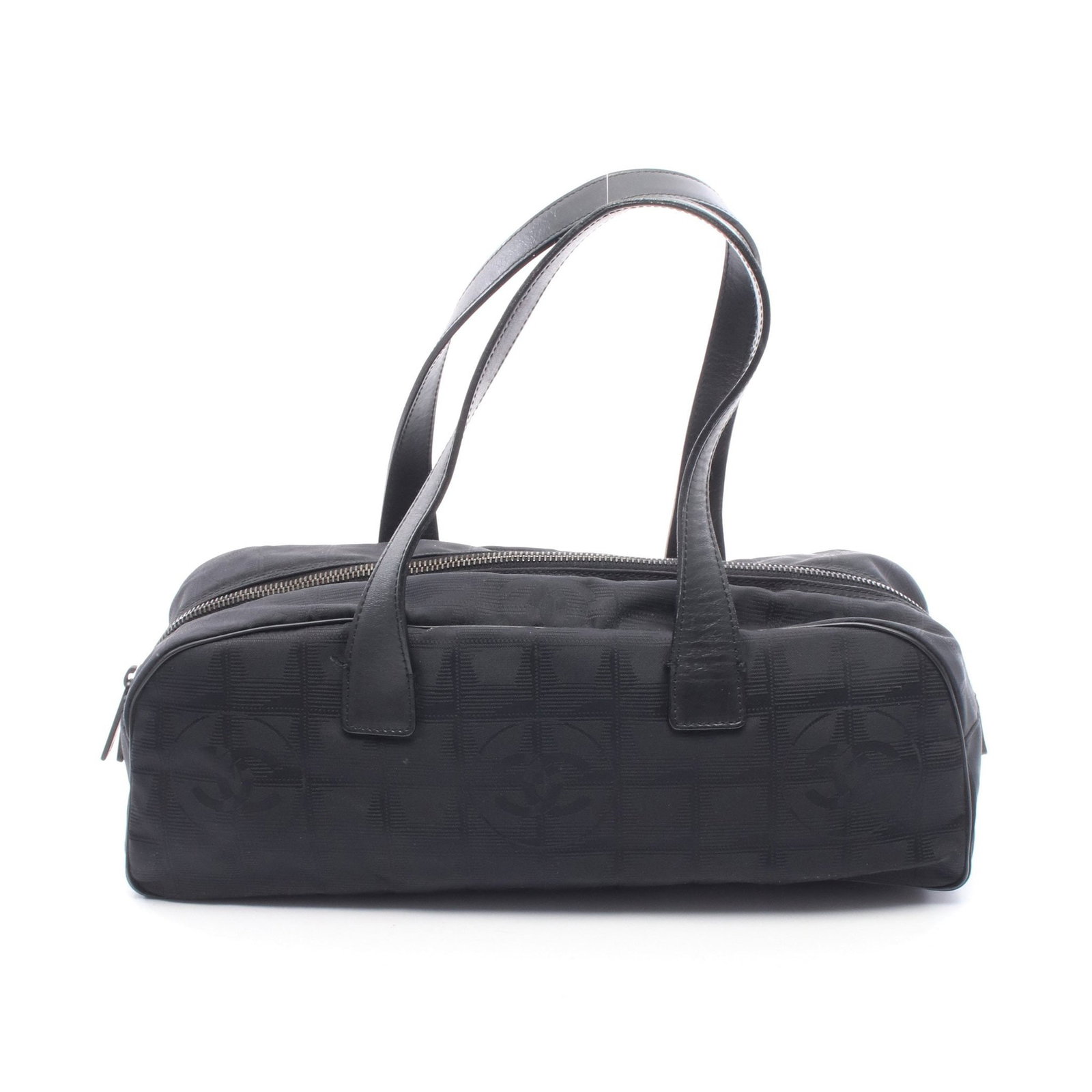 Chanel New Travel Line Mini Boston: New Travel Line mini boston in black nylon and leather with black hardware. Serial seal included. Size 33 x 13 x 11 cm.
