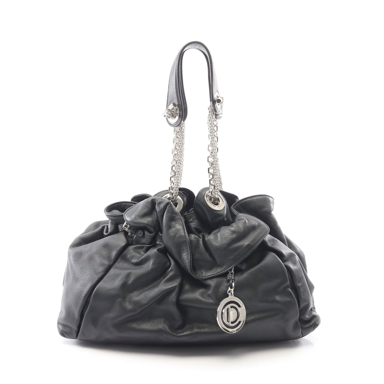 Dior Chain Handbag Black: Rutrand chain handbag in black leather. Includes charm. Size 40 x 24 x 16 cm.