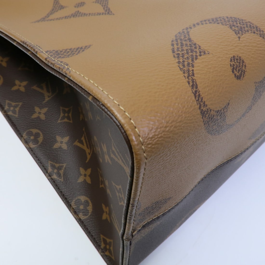 Louis Vuitton OnTheGo GM - 10