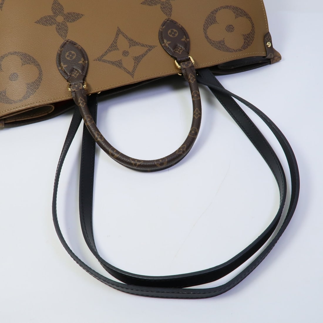 Louis Vuitton OnTheGo GM - 8
