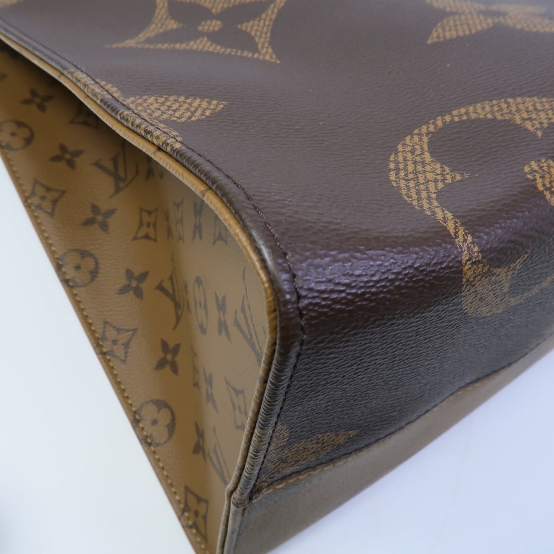 Louis Vuitton OnTheGo GM - 9