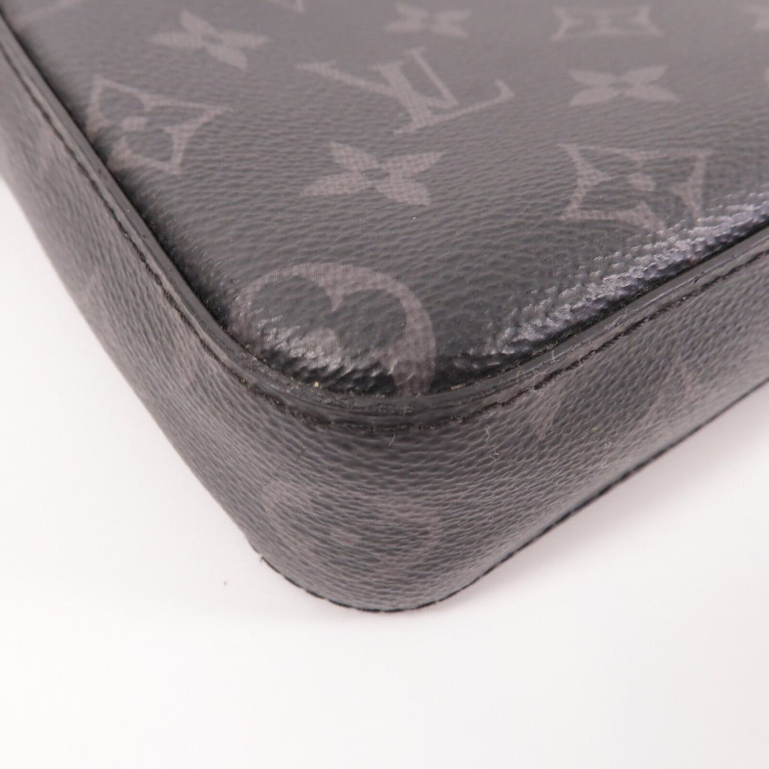 Louis Vuitton Trio Messenger - 14
