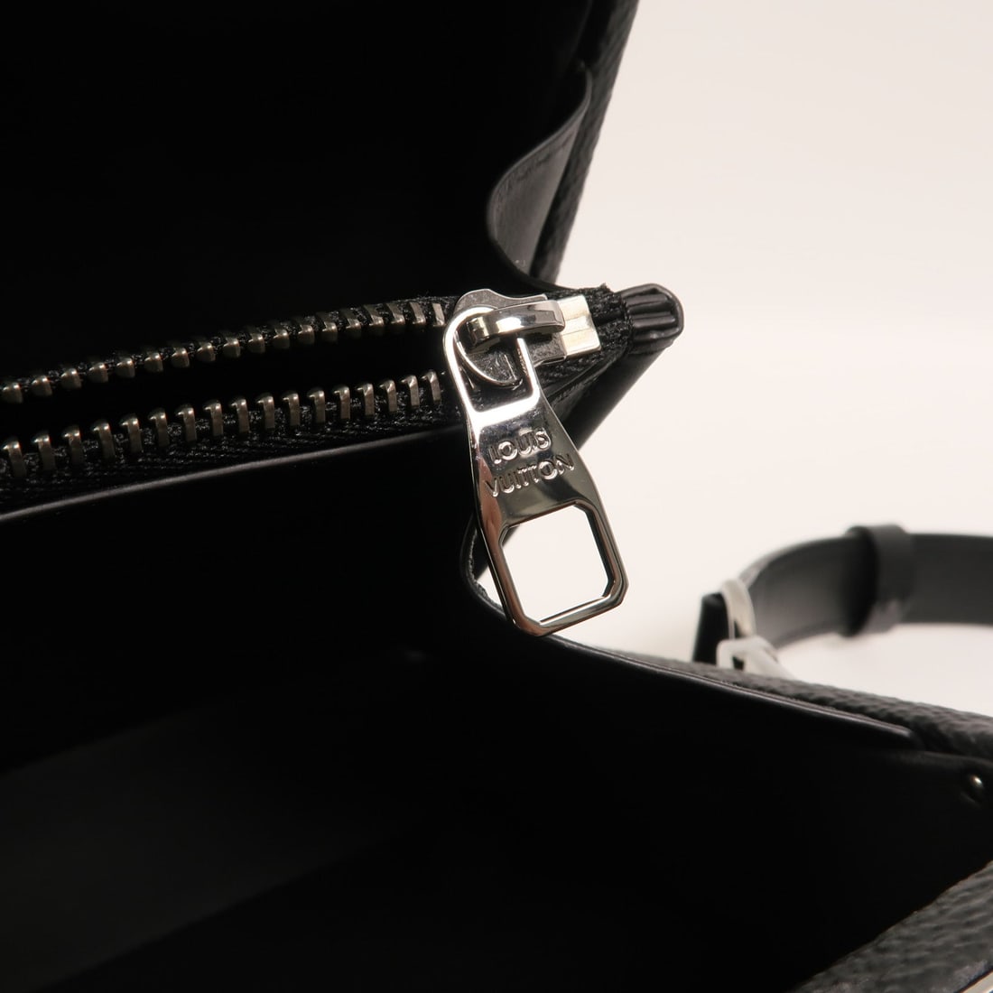 Louis Vuitton Clutch Box Eclipse - 16