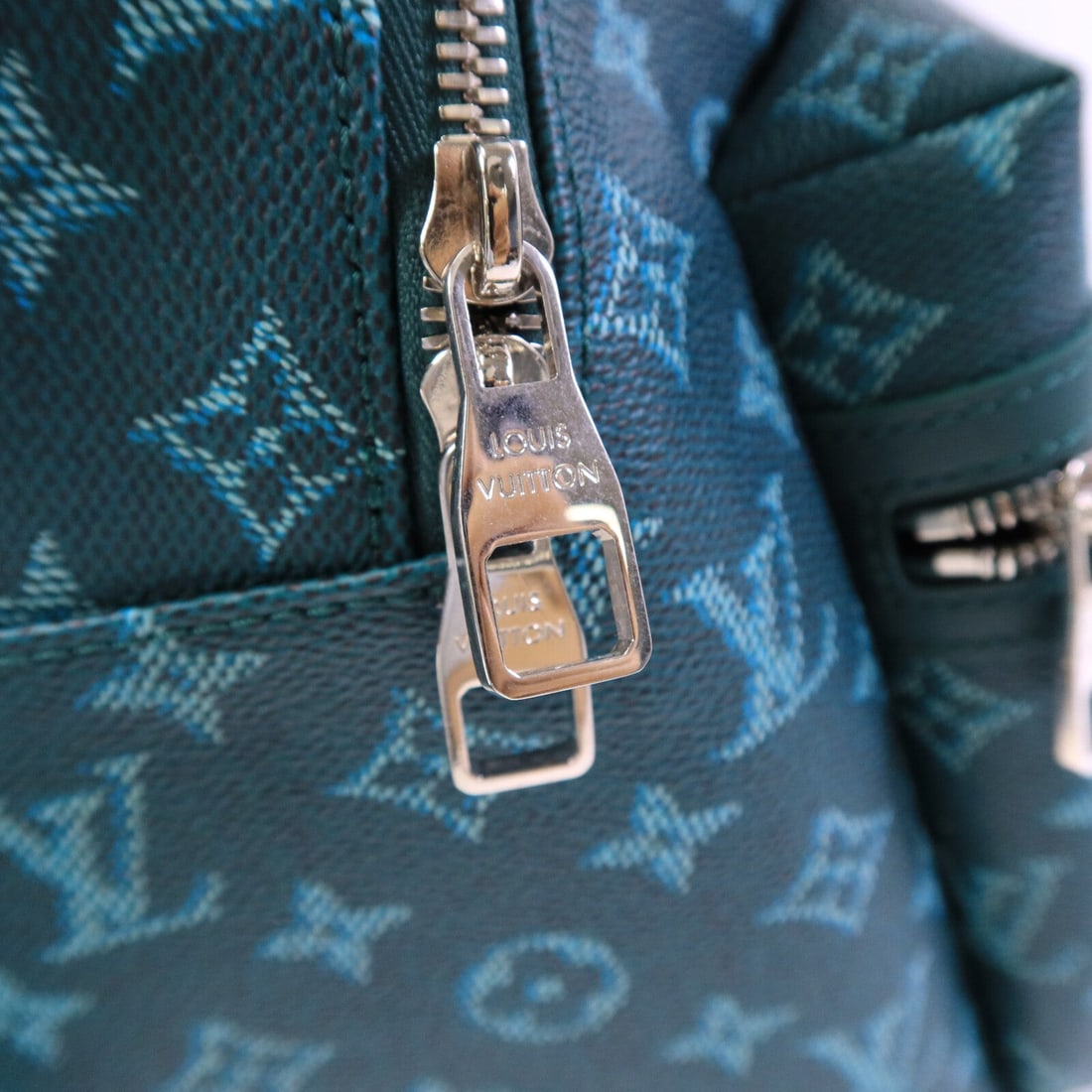 Louis Vuitton Discovery Backpack PM - 7