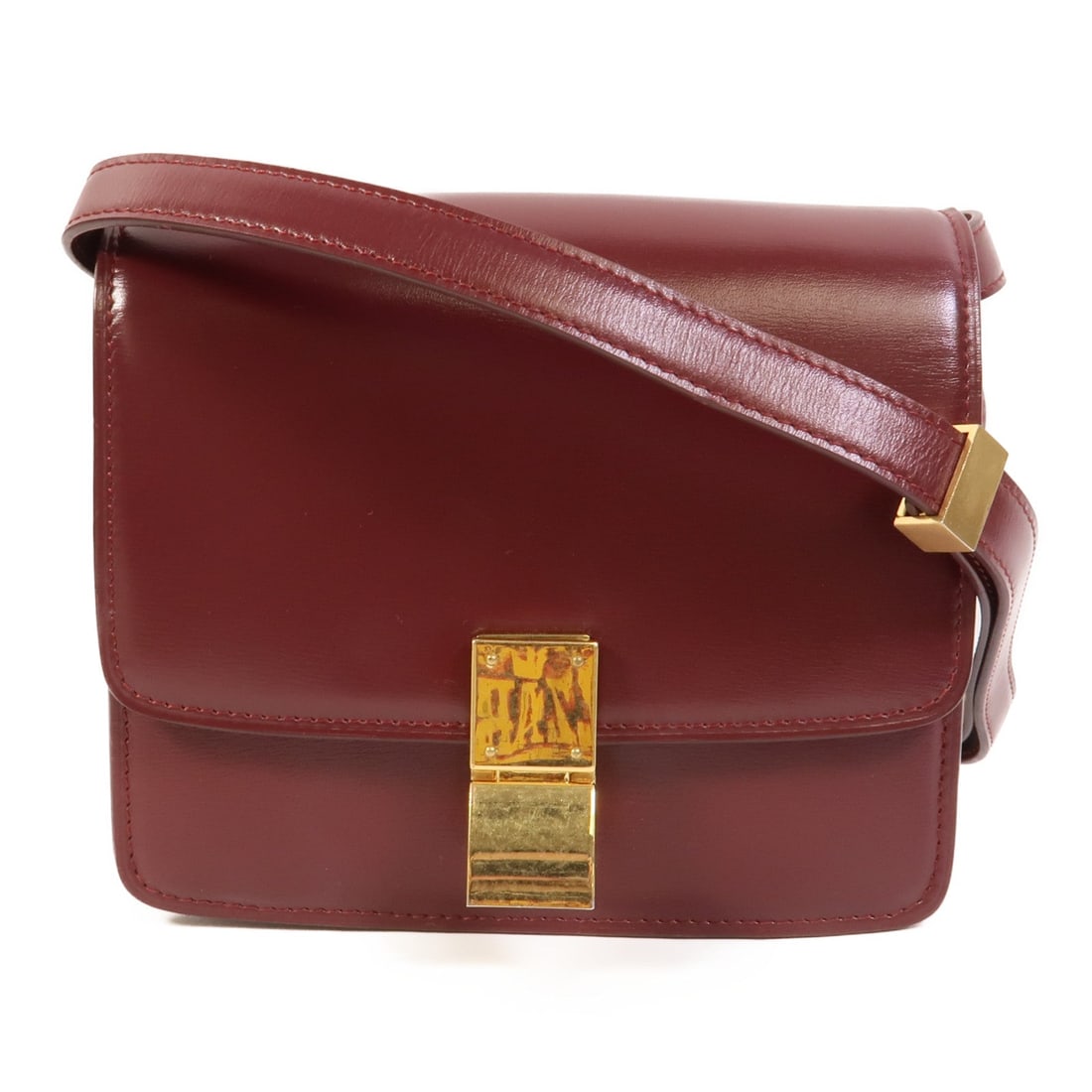 Celine Classic Box Small Red: Classic Box Small shoulder bag in red calfskin. Size 46.5 x 13 x 6 cm.