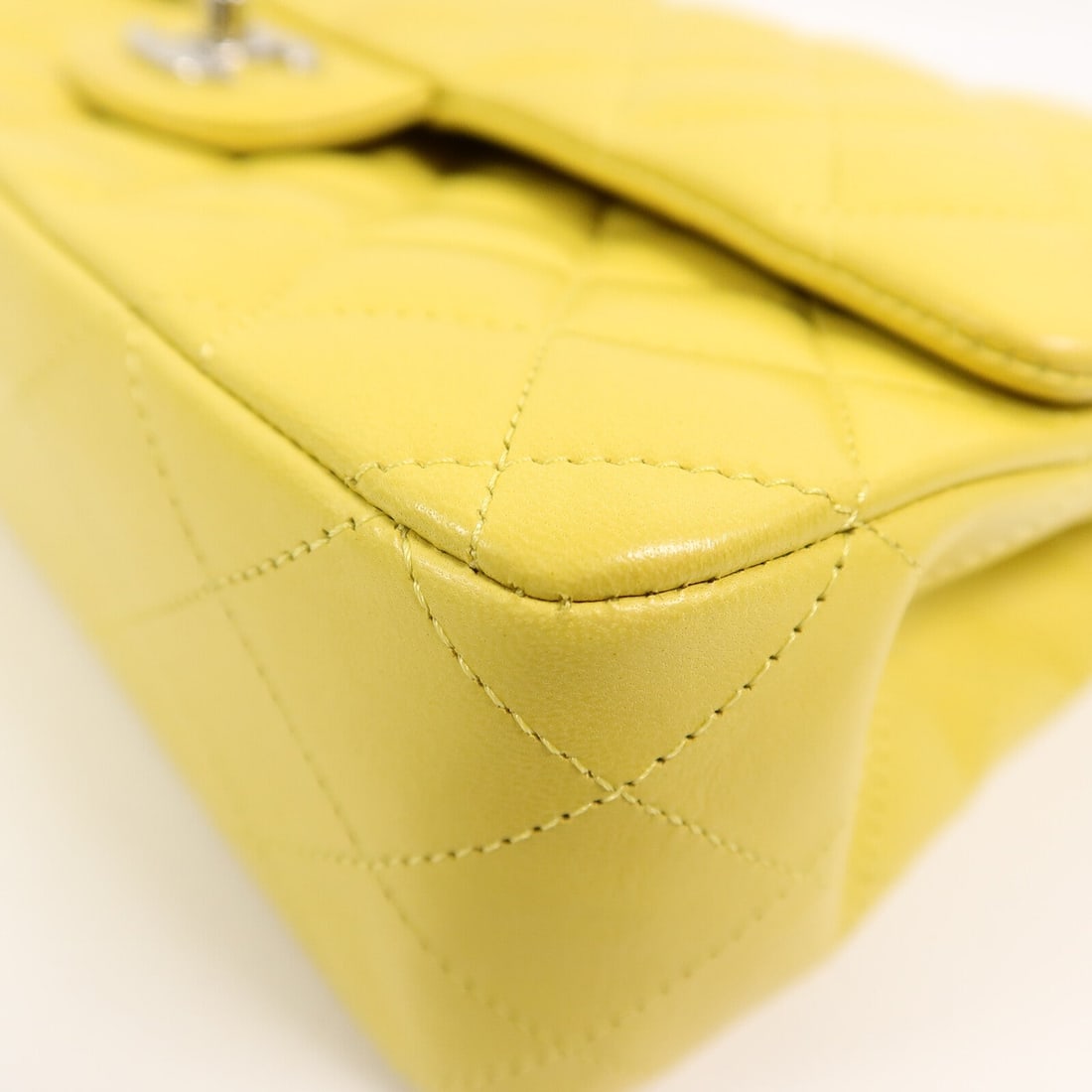 Chanel Classic 25 Yellow - 13