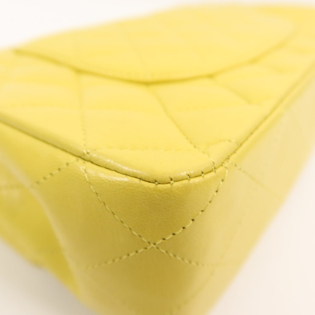 Chanel Classic 25 Yellow - 14