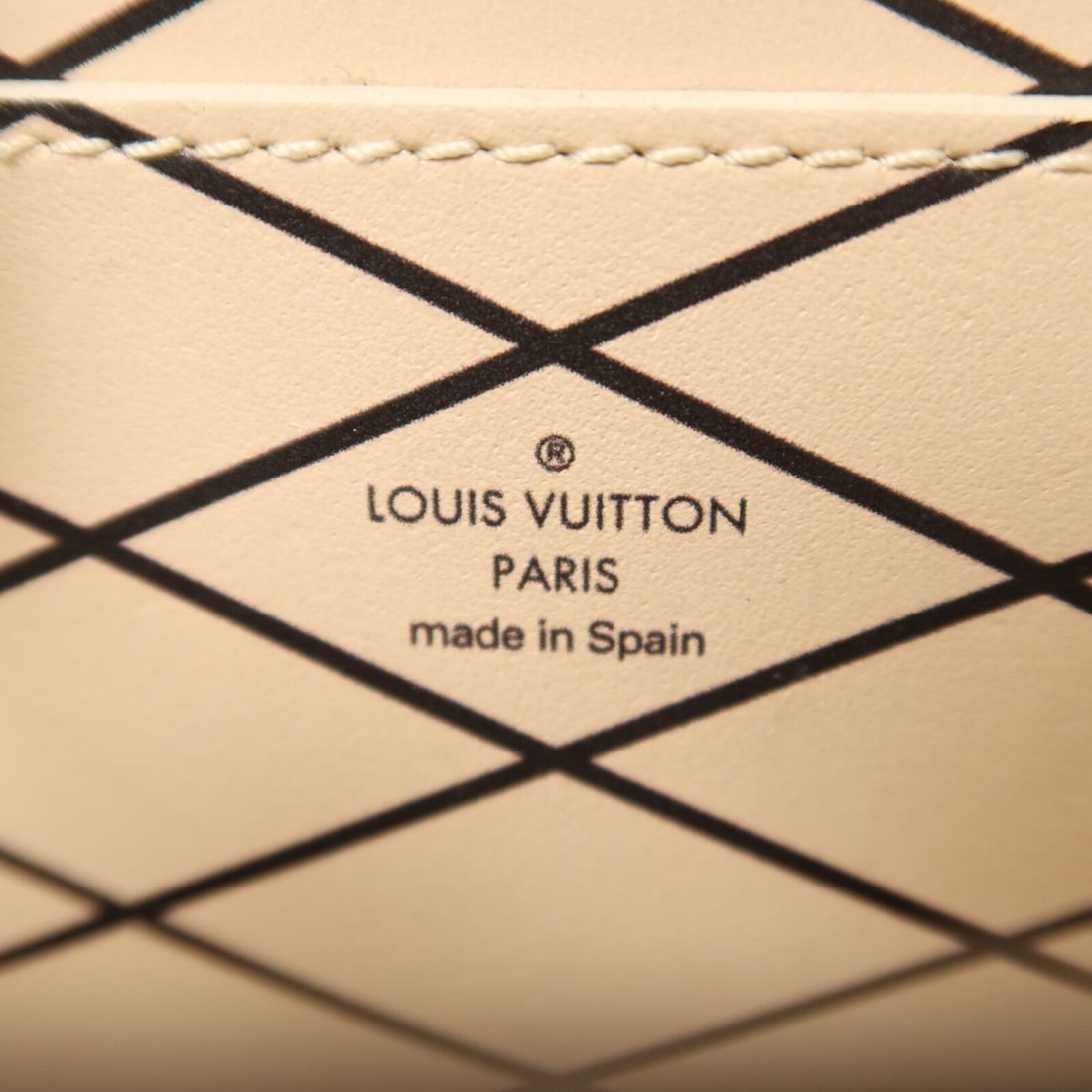 Louis Vuitton Trunk Verticale Black - 6