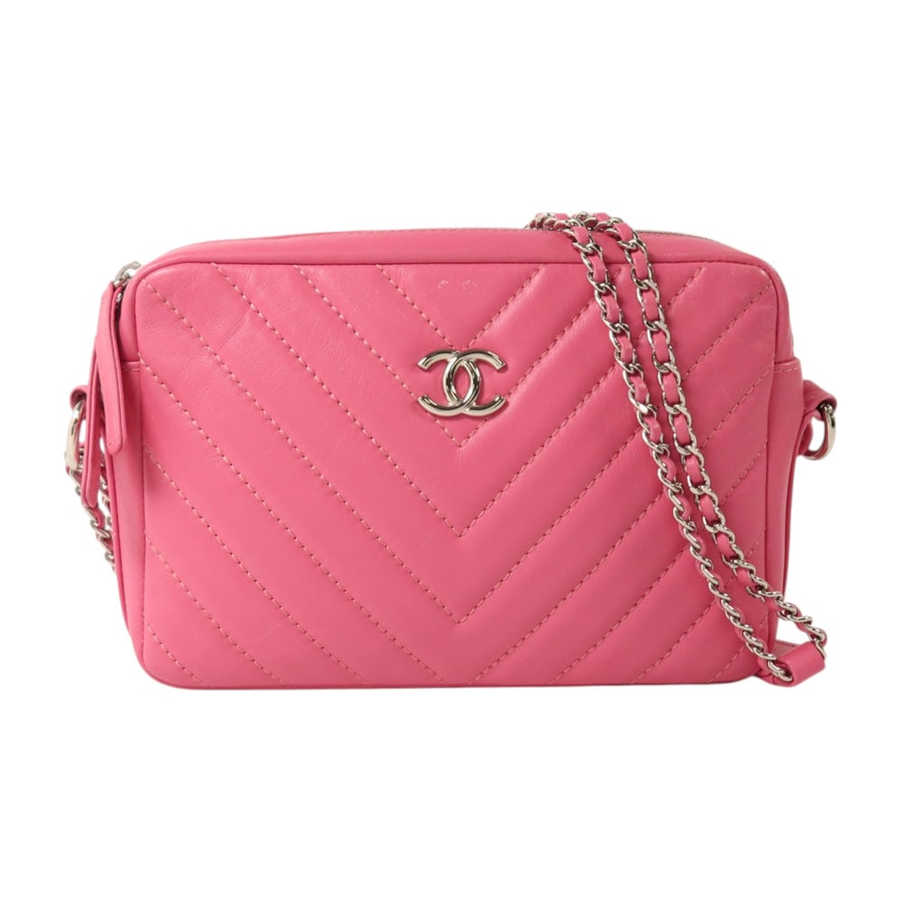Chanel Chain Shoulder Bag Pink: Pink lambskin chain shoulder bag with silver-tone hardware.