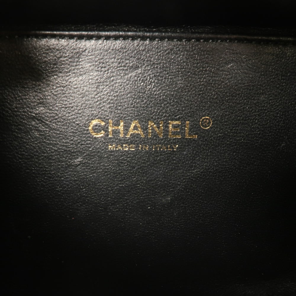 Chanel Vanity Case 17 Black - 7