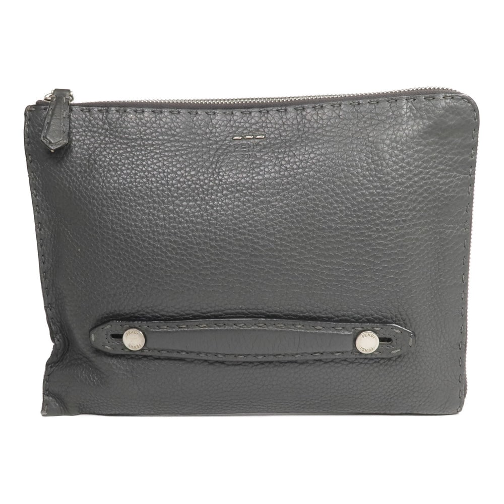 Fendi Selleria Clutch Gray: Selleria clutch bag 7M0225-07N in gray calfskin. Size 29.5 x 22 x 2 cm.