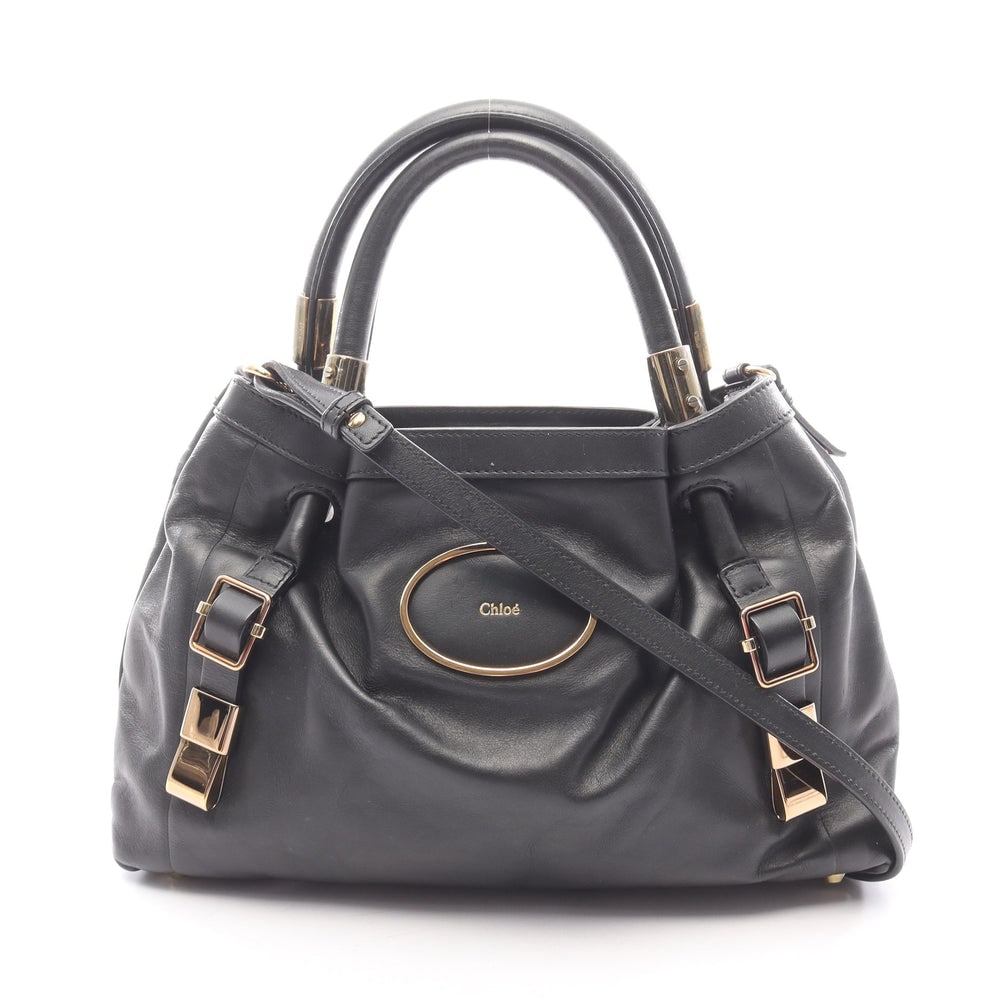 Chloe Victoria 2 Way Black: Victoria 2 way handbag in black leather. Size 34 x 20 x 7 cm.
