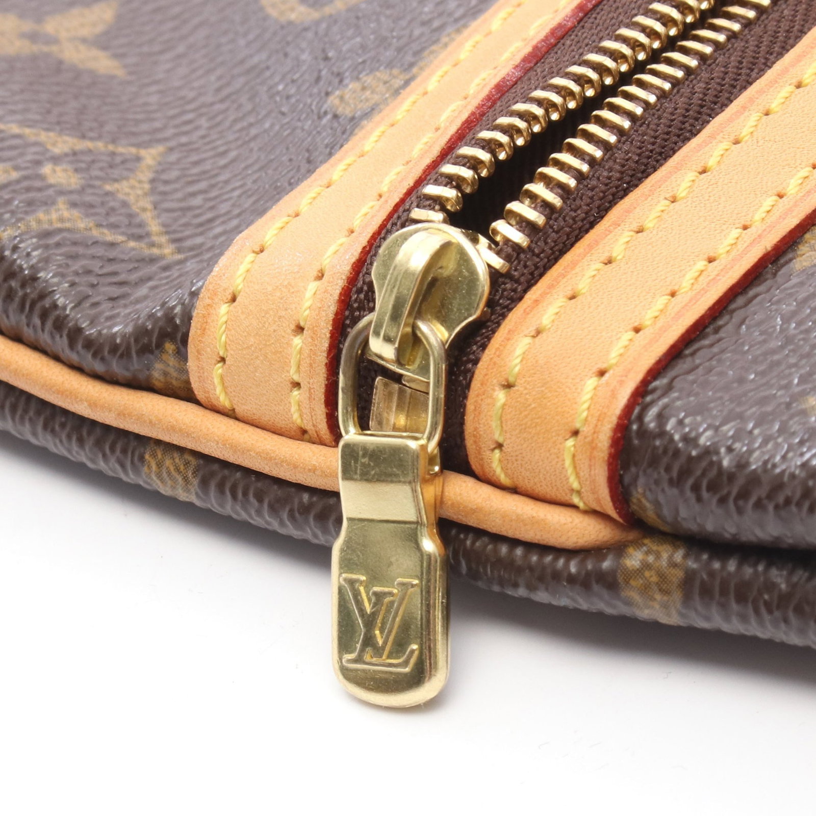 Louis Vuitton Pochette Bosphore - 9