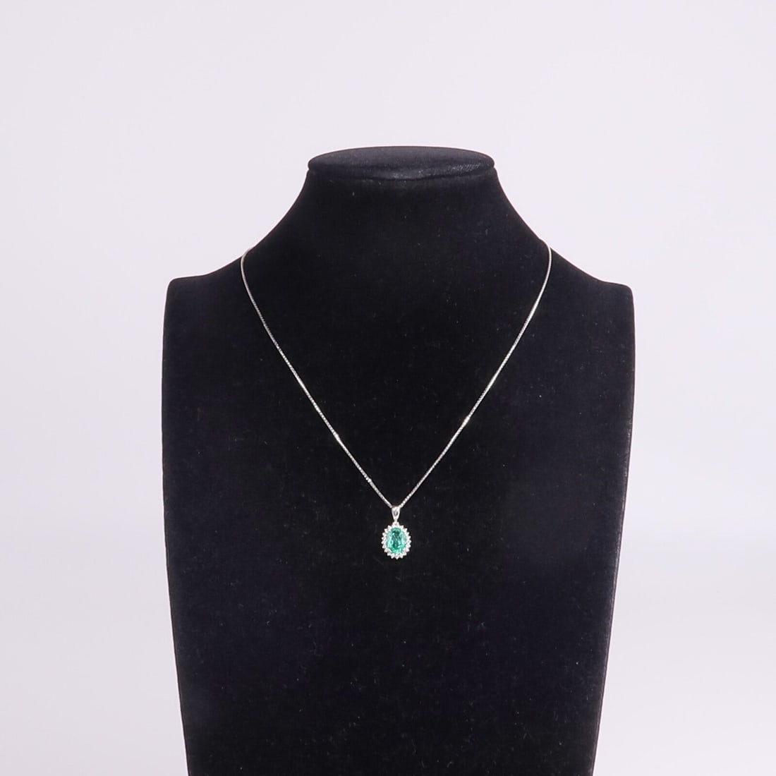 Emerald Diamond Necklace Platinum - 9