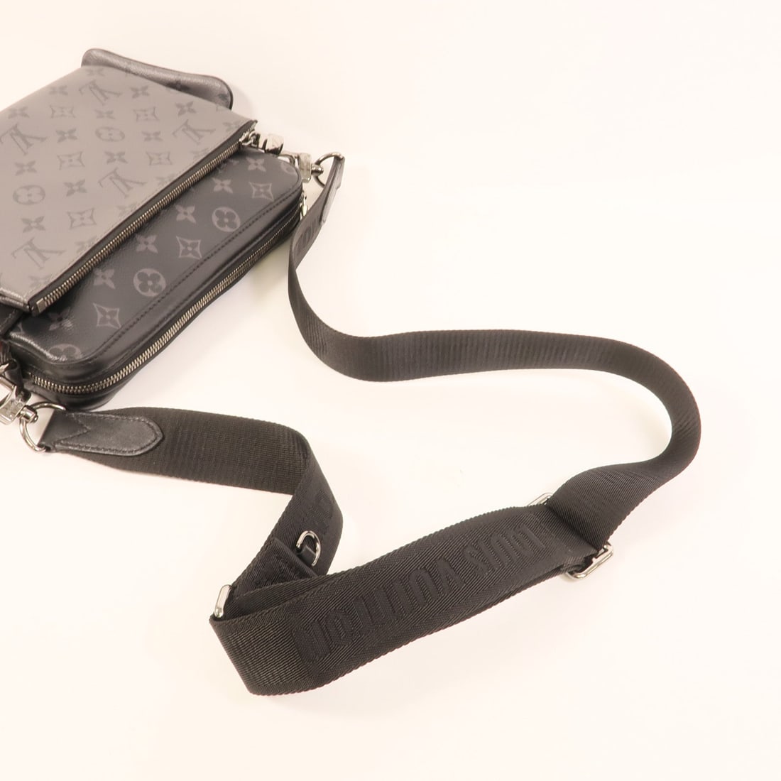 Louis Vuitton Trio Messenger - 6