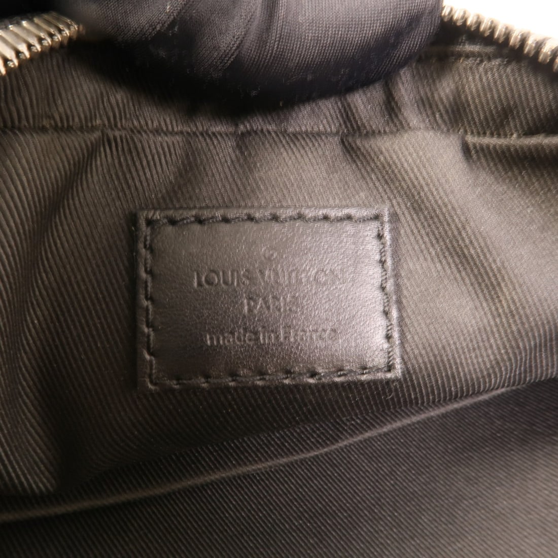 Louis Vuitton Trio Messenger - 9