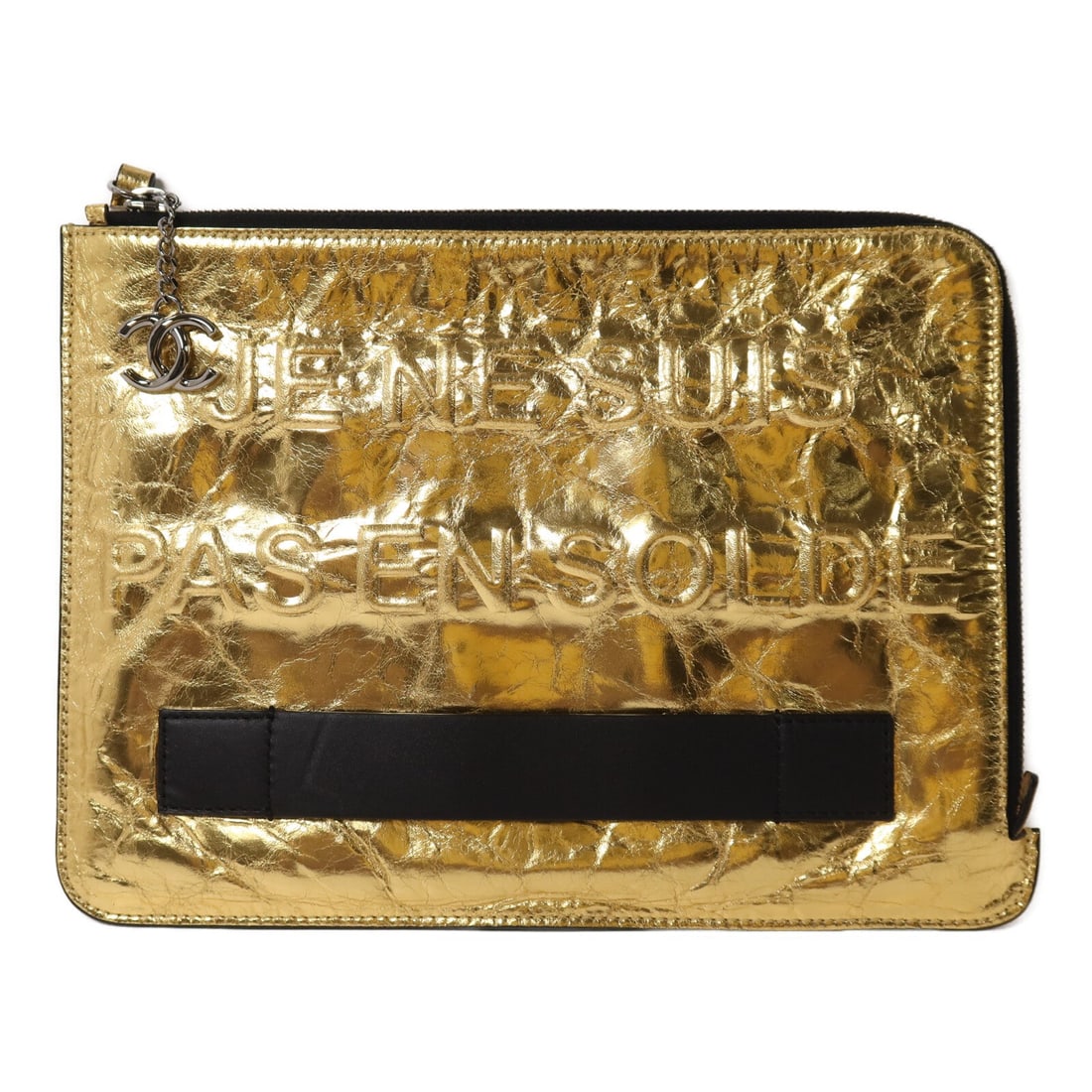Chanel Pouch Gold Black Lambskin: Feministe Mais Feminine pouch clutch A82164 in gold and black lambskin. Includes storage bags, hologram sticker, and guarantee. Size 28.5 x 21 x 1.5 cm.