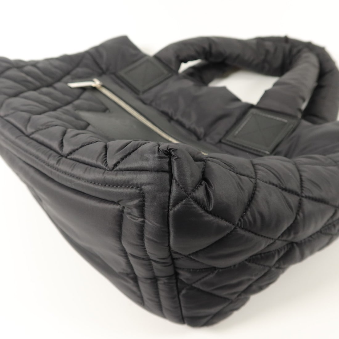 Chanel Coco Cocoon Small Black - 12
