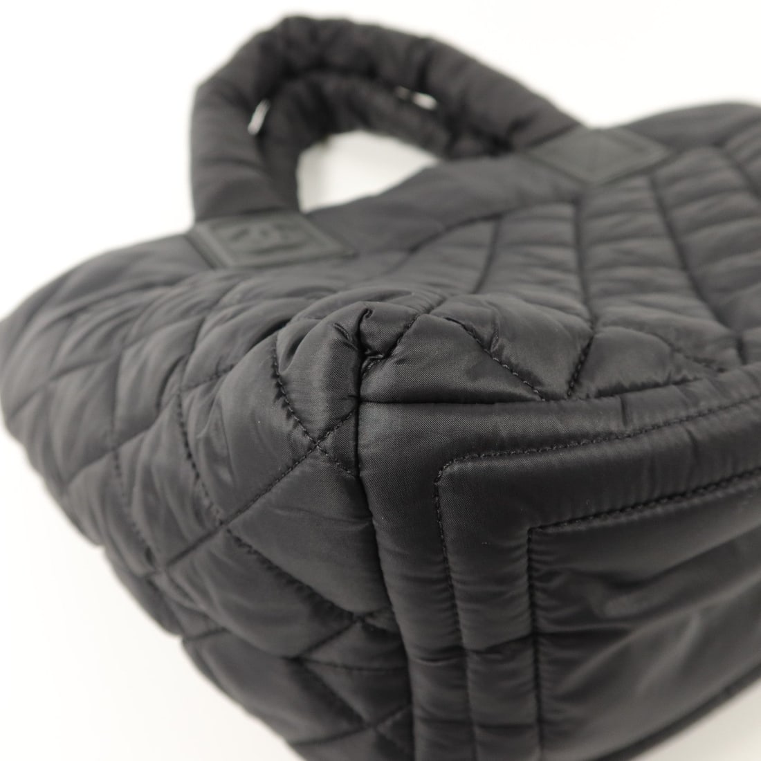 Chanel Coco Cocoon Small Black - 15