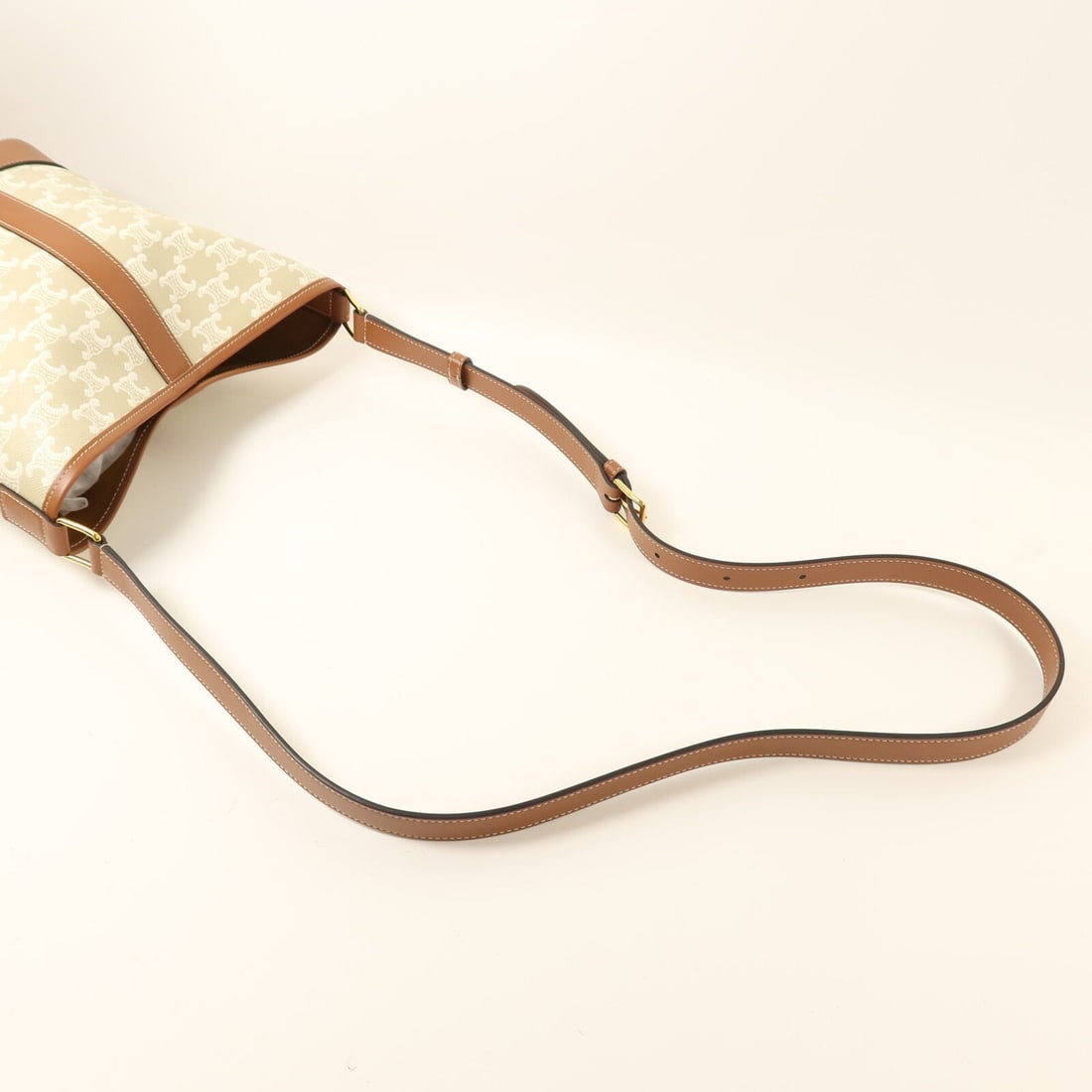 Celine Triomphe Bucket Beige - 9