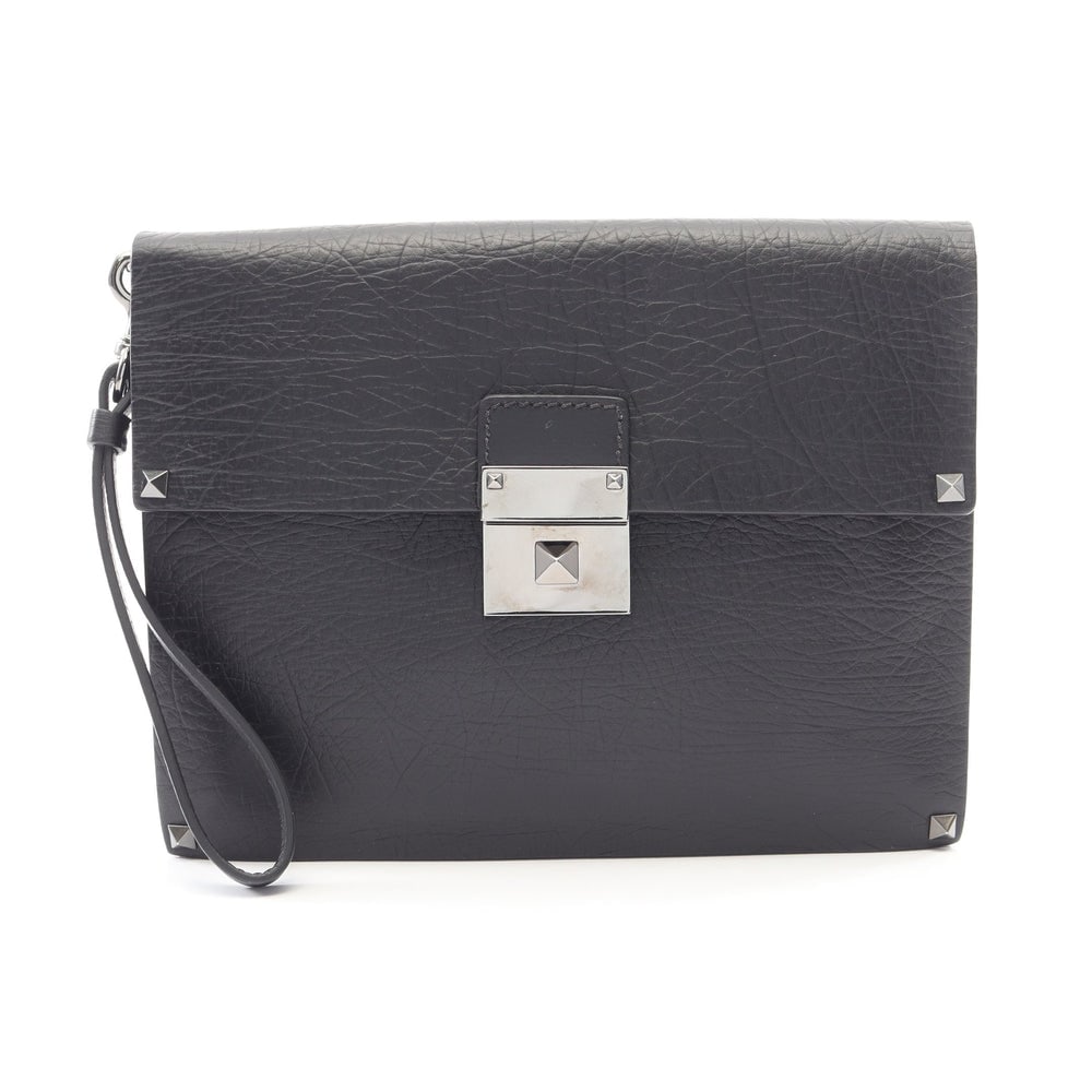 Valentino Rockstud Clutch Black: Rockstud clutch bag in black leather. Includes hand strap. Size 23 x 18 x 4 cm.