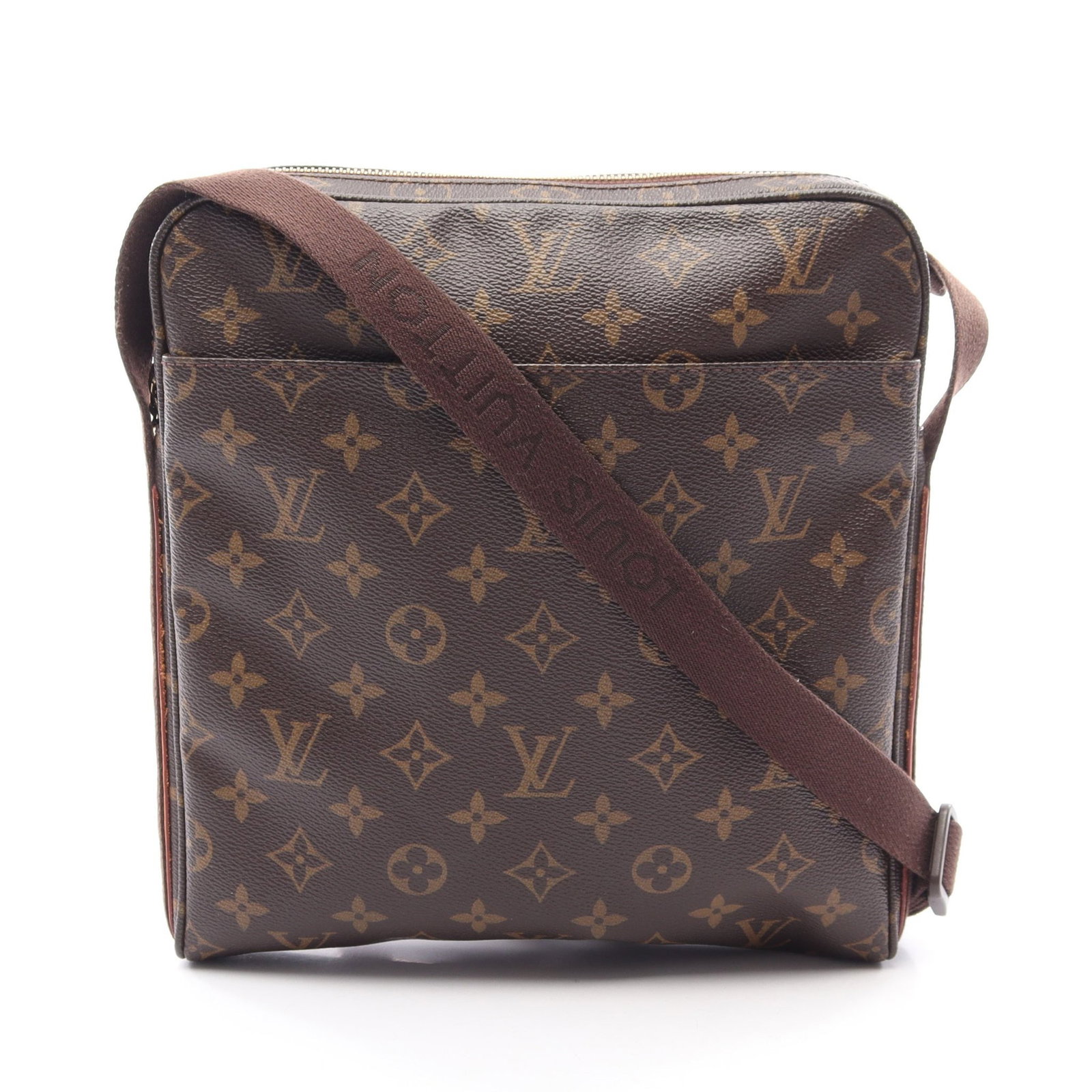 Louis Vuitton Trotteur Beaubourg: Trotteur Bobourg shoulder bag in brown Monogram PVC and leather. Size 25 x 27 x 4 cm.