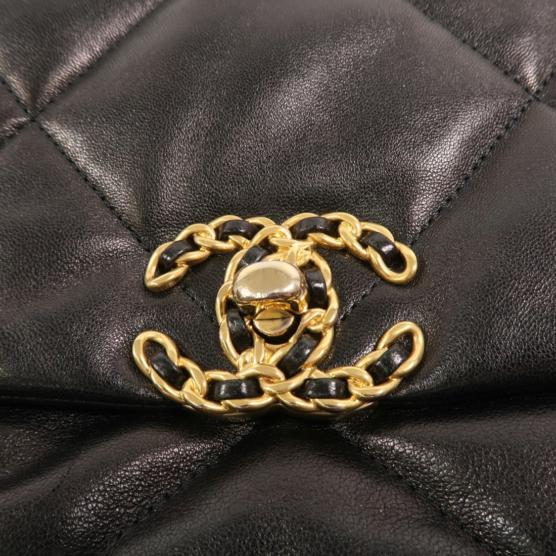 Chanel C19 Small Black - 9
