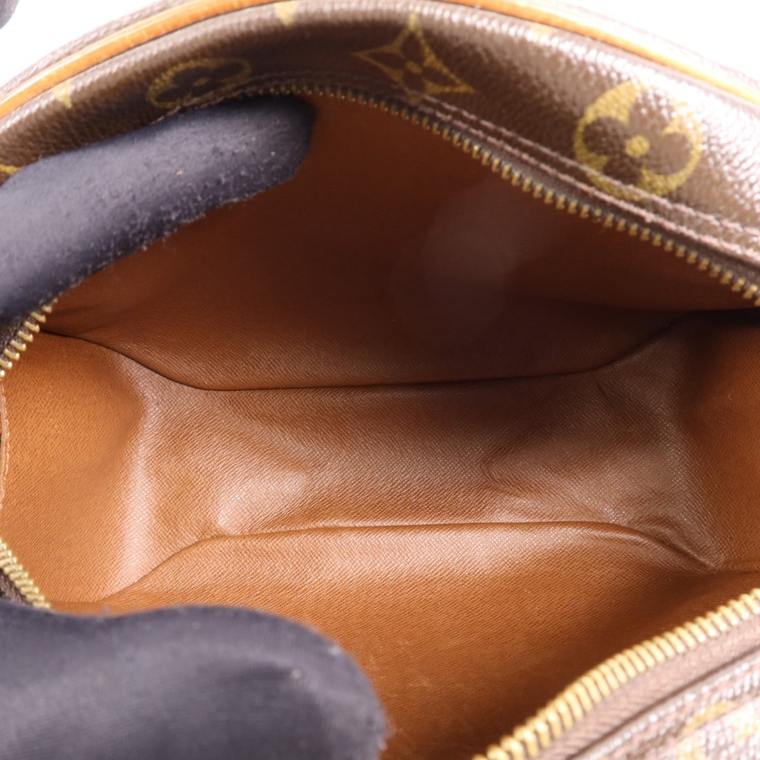 Louis Vuitton Blois Monogram - 15