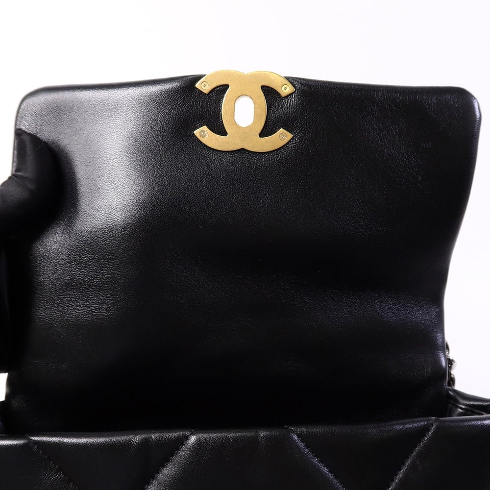 Chanel 19 Small Black - 15